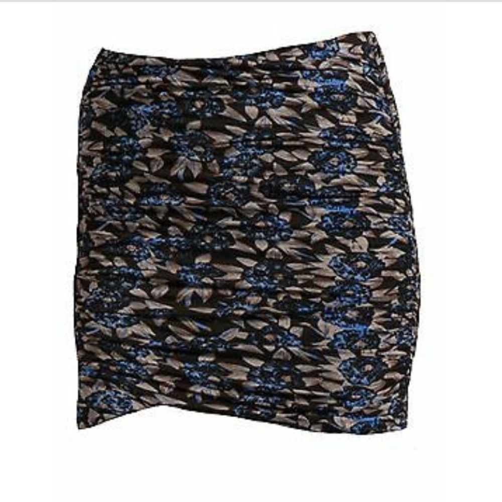 Free people essential scrunch mini skirt. NWT. Xs
